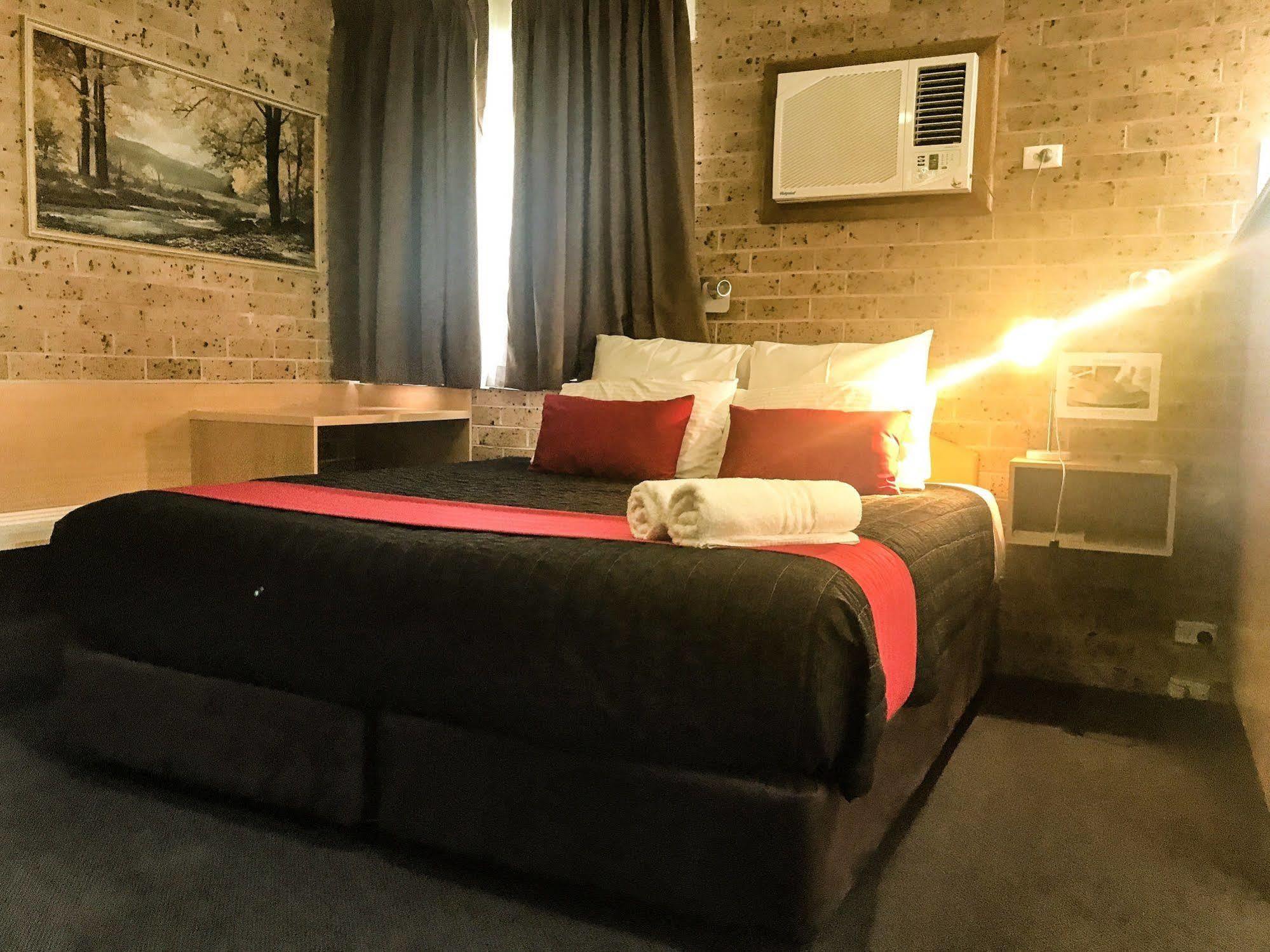 Colonial Motel ריצ'מונד מראה חיצוני תמונה