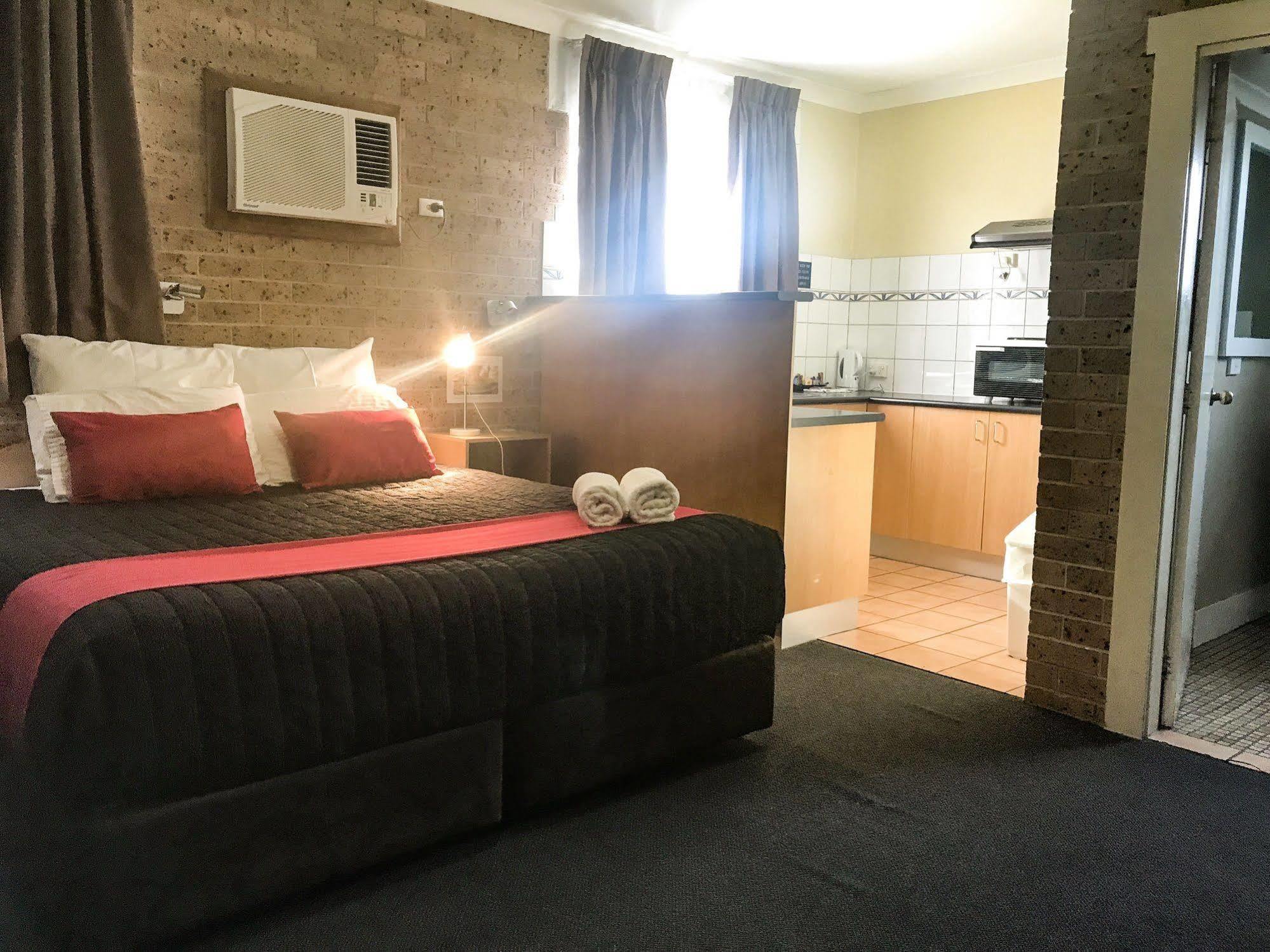 Colonial Motel ריצ'מונד מראה חיצוני תמונה