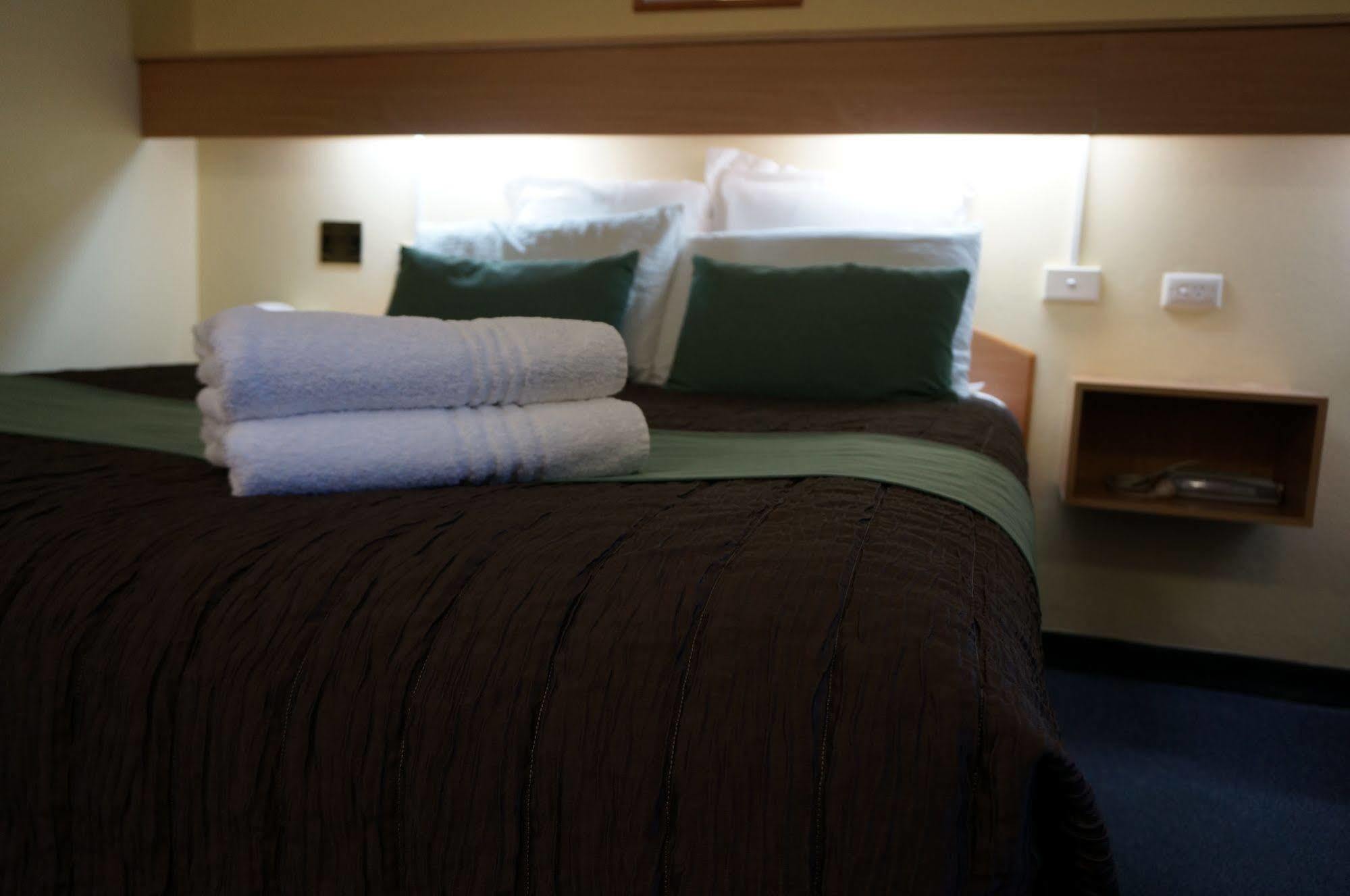 Colonial Motel ריצ'מונד מראה חיצוני תמונה