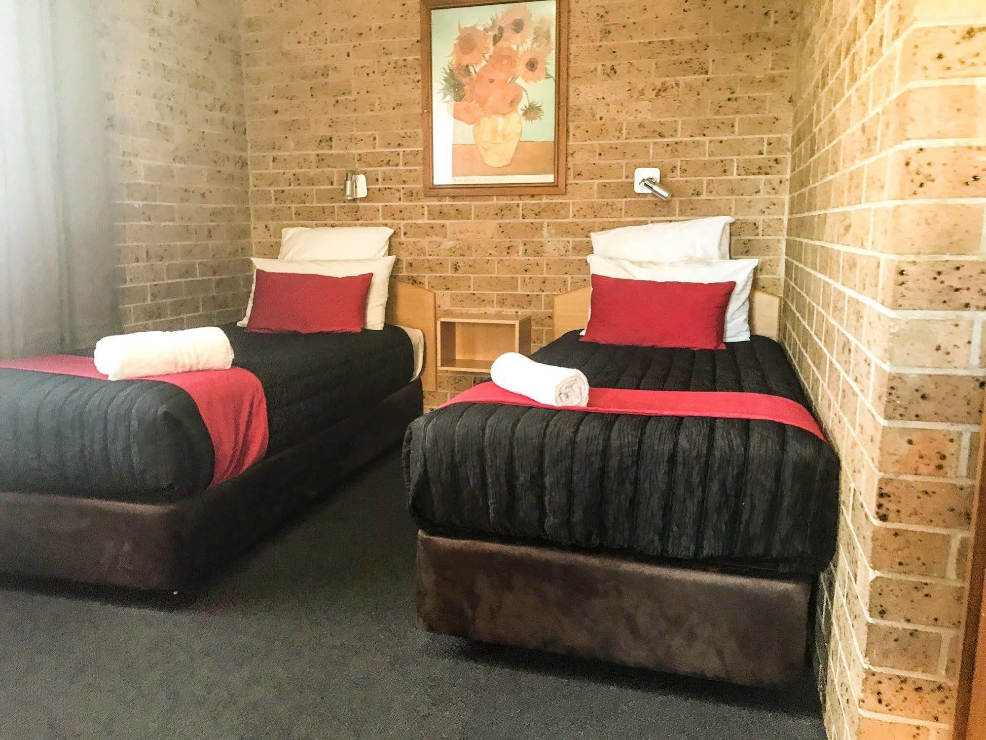 Colonial Motel ריצ'מונד מראה חיצוני תמונה