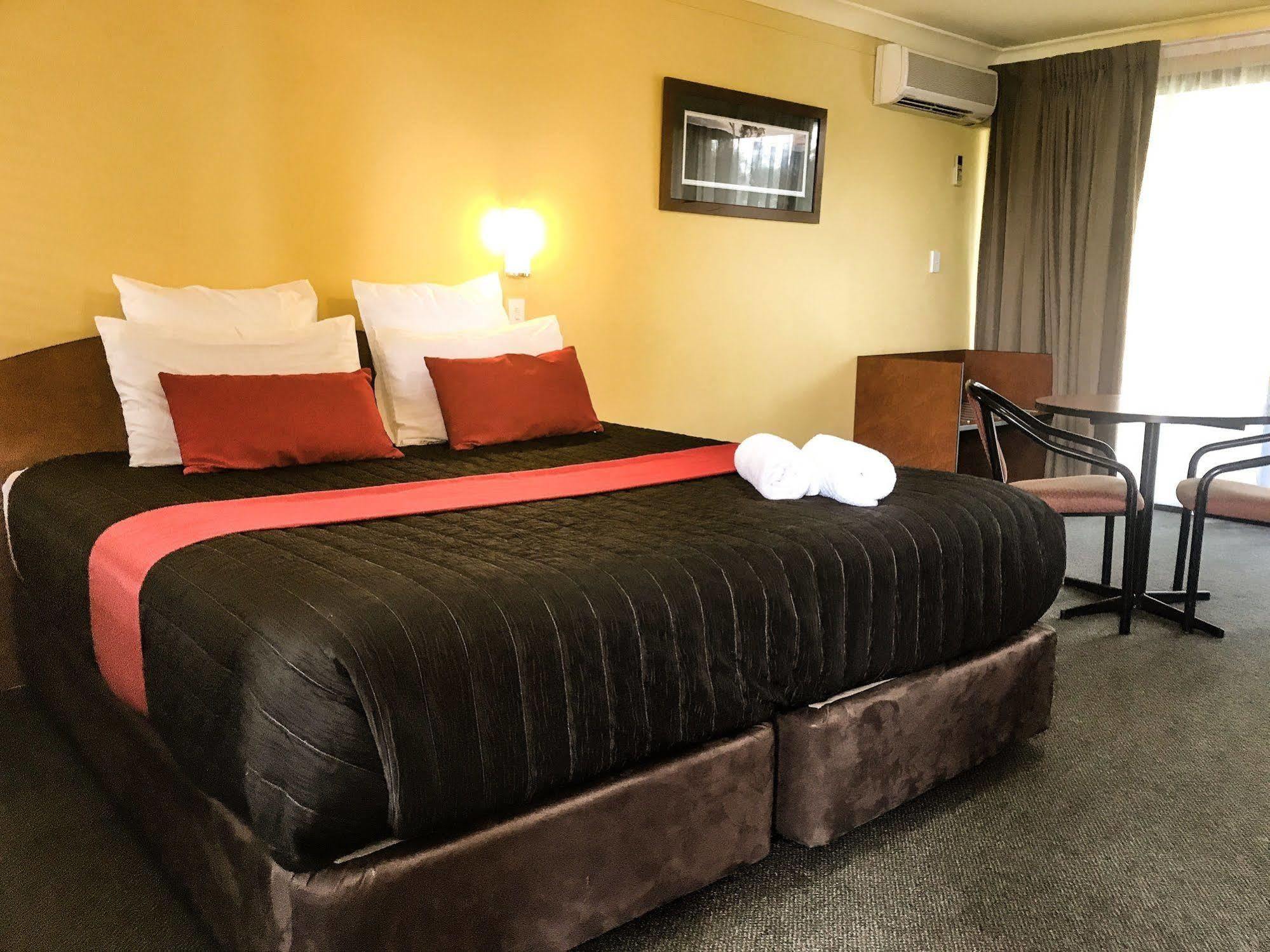 Colonial Motel ריצ'מונד מראה חיצוני תמונה